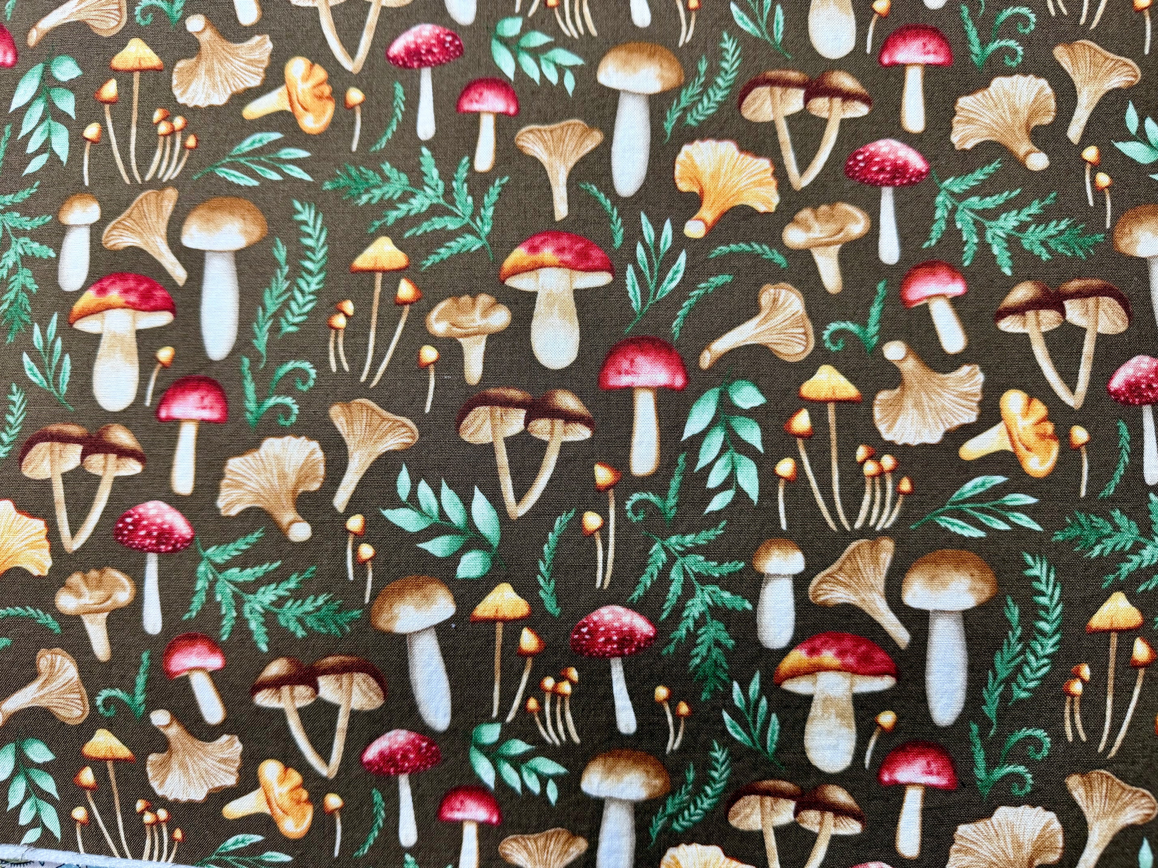 Lg Hiss-Sling On-The-Go Mushroom & Foliage