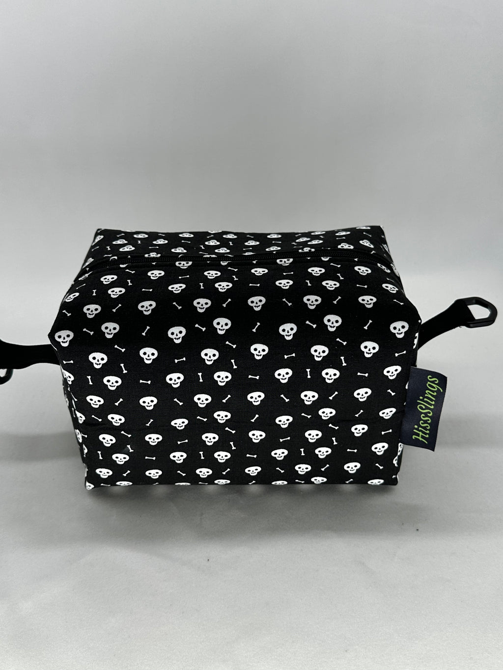 Med Hiss-Slings On-The-Go Glow in the Dark Skulls