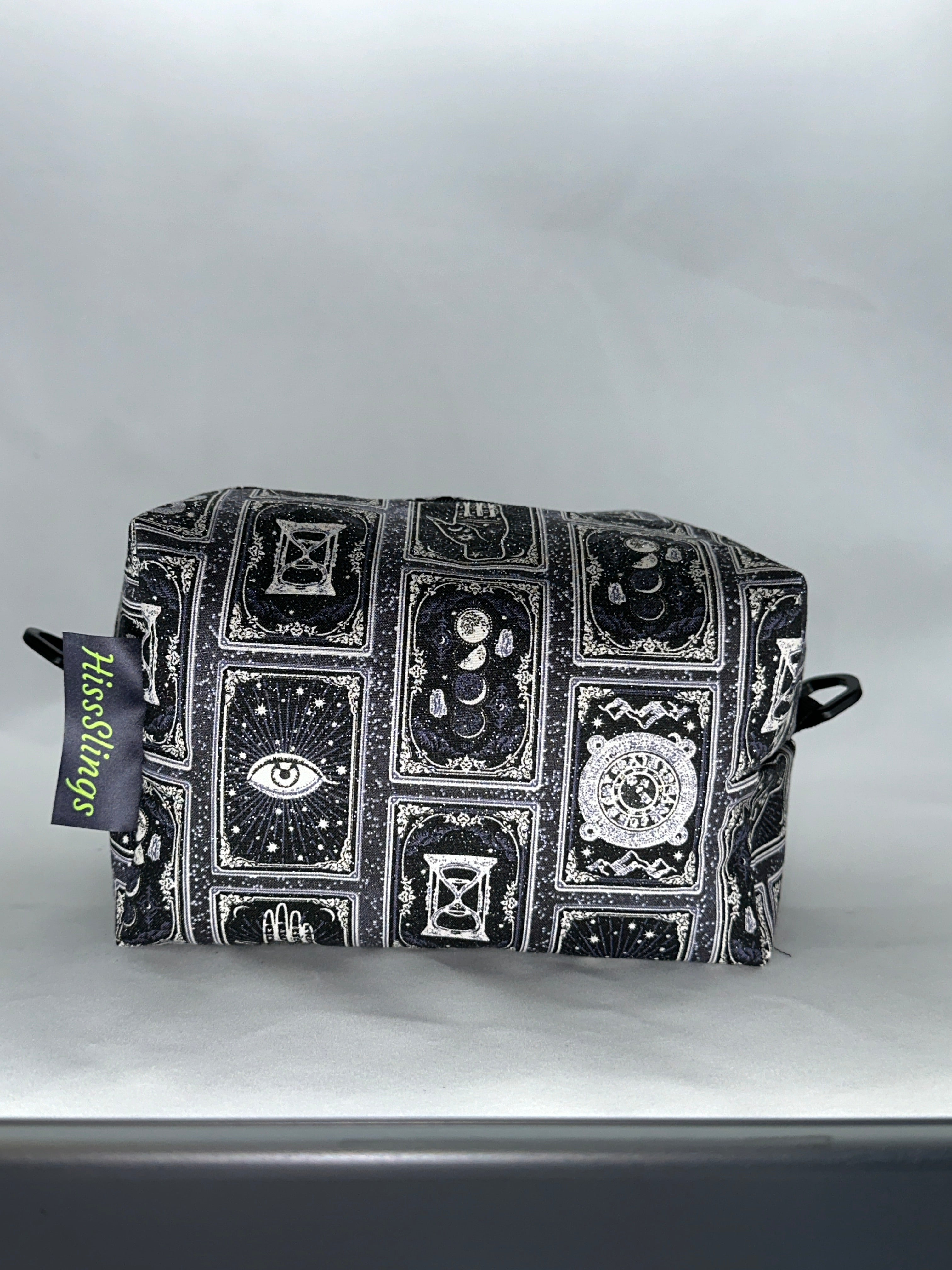 Med Hiss-Slings On-The-Go Tarot Cards