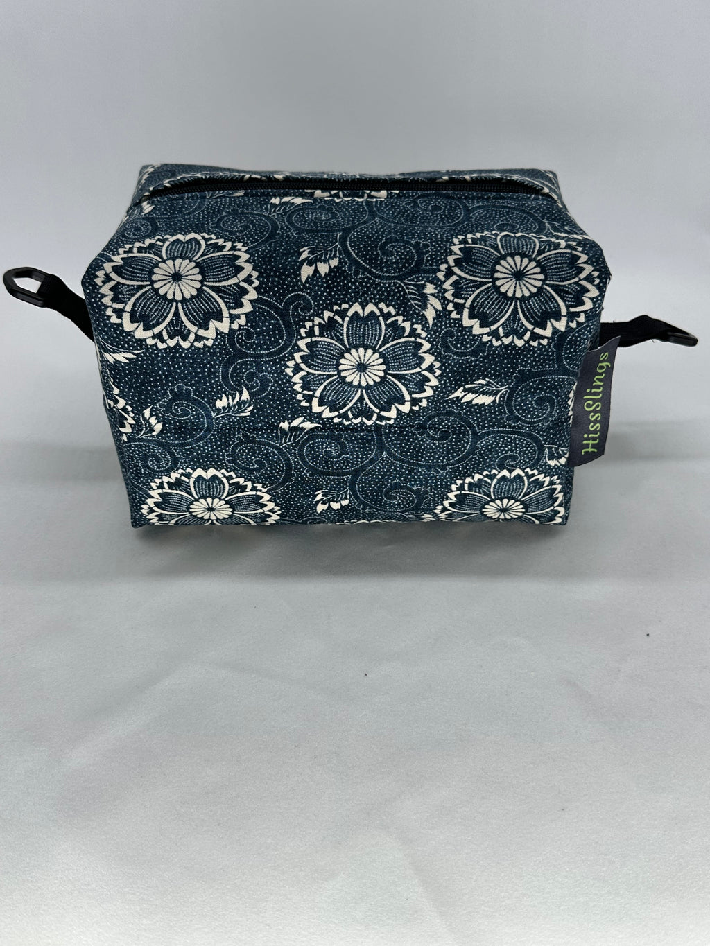 Med Hiss-Slings On-The-Go Blue Flower