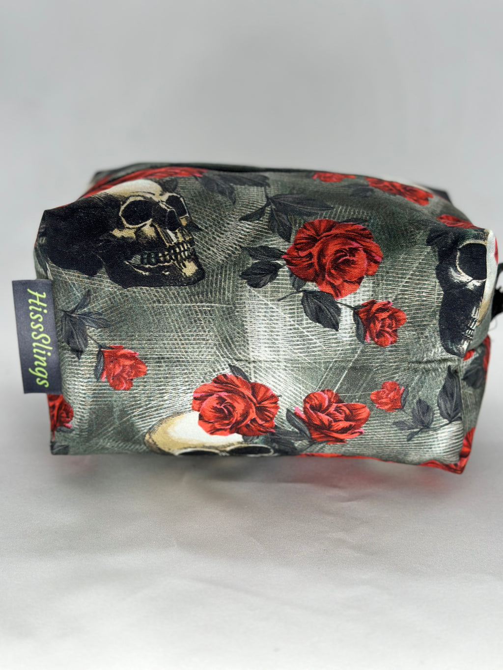 Med Hiss-Slings On-The-Go Skulls and Roses