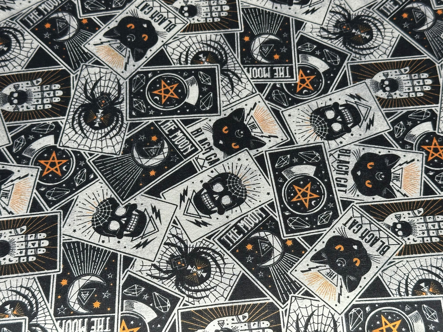 Lg Hiss-Slings On-The-Go Black and Orange Tarot