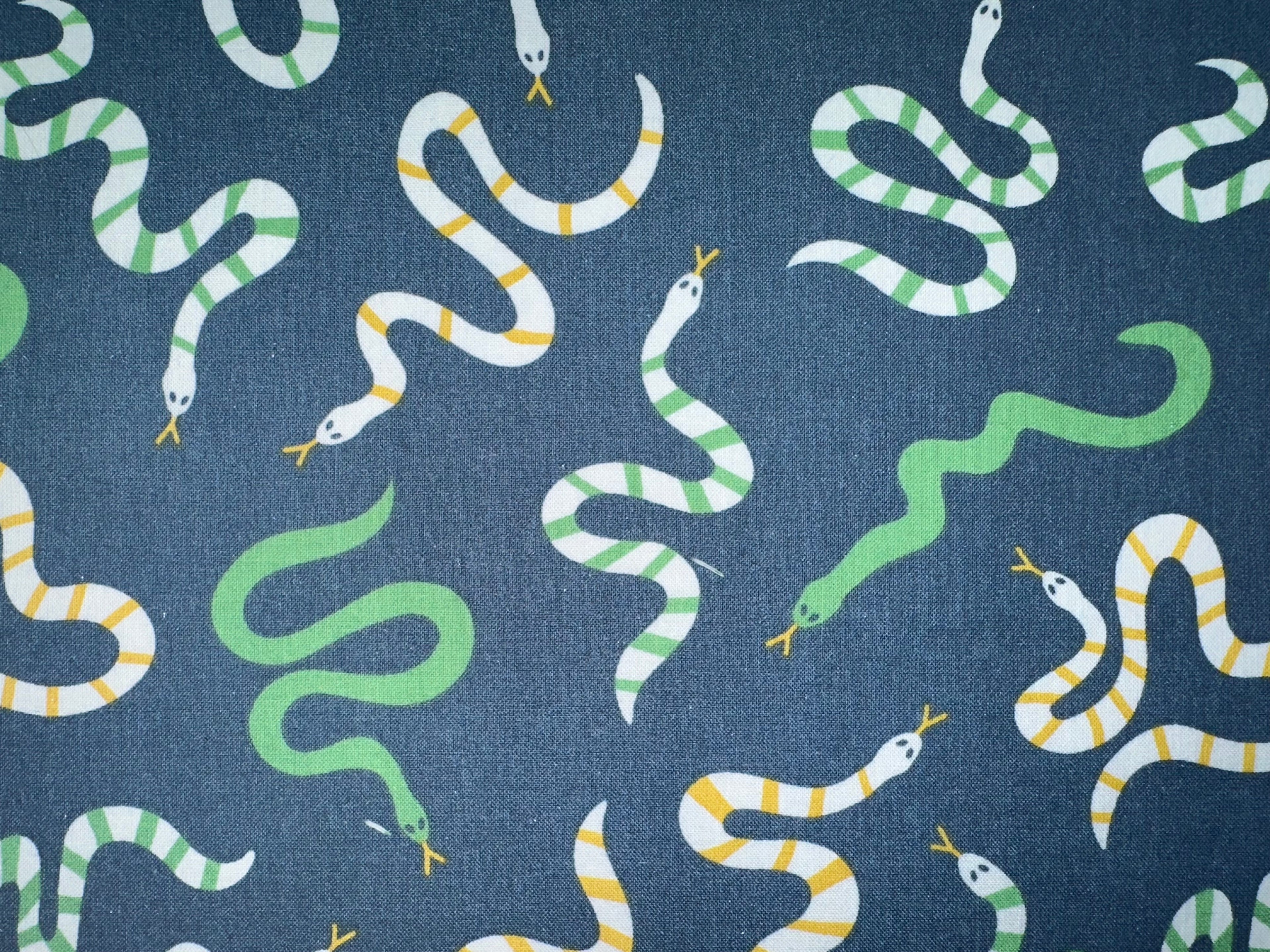 Med Hiss-Slings On-The-Go Silly Snakes